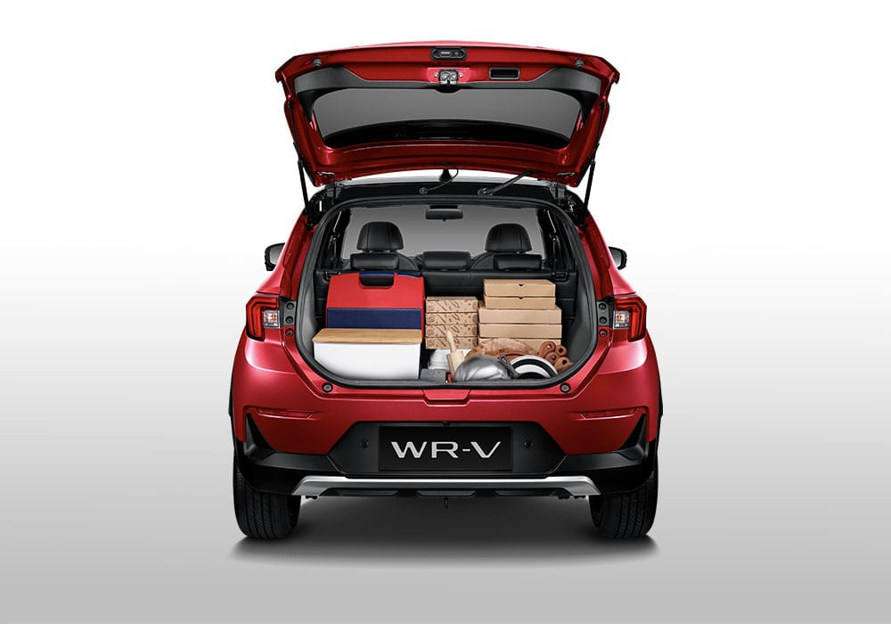 master_detail_0005s_0001_trunkopenspacious_ssuv_hpm_min__1666711208517